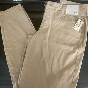 Womens Aeropostale Tan Skinny Pants Versatile Style New with Tags. Size 6 R